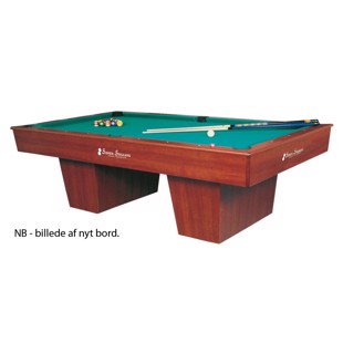 8 FT. Sam pooltable with coinmech - Used / renovated